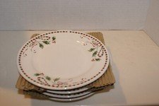LOT 4 GIBSON CHRISTMAS  DESSERT SALAD BREAD PLATES HOLLY BERRIES NEW 7 1/4"D