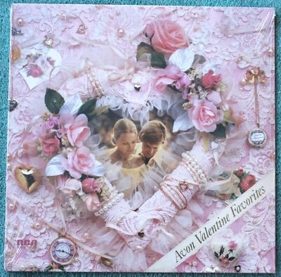 AVON VALENTINE FAVORITES 1980 NEW OLD STOCK Elvis Presley Kenny Rogers Alabama Foto 1 de 3