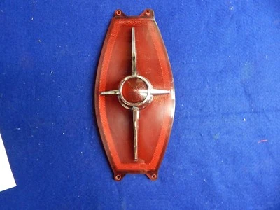 Lente de luz trasera derecha o izquierda Ford Station Wagon 65 usada #C5AZ-13450-B bonita Foto 1 de 4