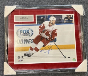 Detroit Red Wings Center Steve Ott Signed & Framed 16x20 Action Photo - Picture 1 of 3