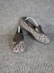 Clarks Cloudsteppers gepolsterte weiche Ballerinas Damengröße 7,5 M grau Leopard - Bild 1 von 12