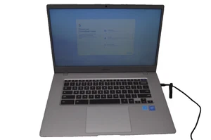 Samsung Chromebook 4 15.6" 1.1GHz N4000 4GB 32GB SSD Chrome (Grade C No AC) - Picture 1 of 4