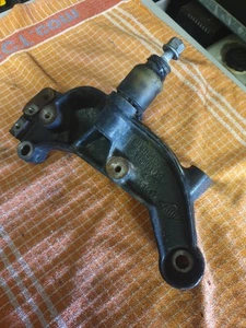 VAUXHALL VIVARO RENAULT TRAFIC PRIMASTAR 1.9 GEARBOX MOUNT - Picture 1 of 8
