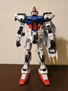 GAT X105 Strike Gundam 1/60 Scale Perfect Grade Model Bandai BUILT - Picture 1 of 12