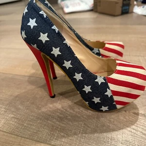 GIANJIBABY DAMEN USA ROT WEISS UND BLAU PUMPS HEELS EU 39 US GRÖSSE 8 PATRIOTISCH - Bild 1 von 12