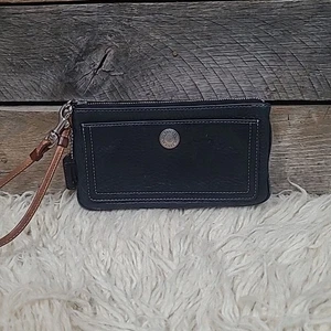 COACH Chelsea Black Pebbled Leather Zip Wristlet Wallet 7 x 4.5 in. - Picture 1 of 9