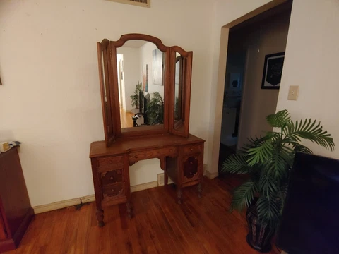 Antique Vintage Dressing Table w/ Adjustable Mirrors and Drawers Cover