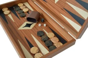 Manopoulos traditionelles Mahagoni-Backgammon - Schachset ohne Schachbauern - Bild 1 von 3