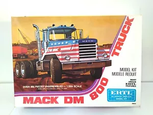 1/25 ERTL BLUEPRINT MACK DM 800 TRUCK NUEVO - Imagen 1 de 9