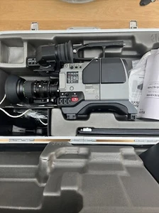 Panasonic WV-F565 Color Video Camera 10Bit/HS-Fit with Original Case Excellent - Picture 1 of 24