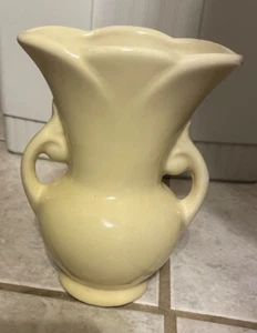Vintage USA Pottery Vase Pale Yellow With 2 Handles 7 Inch - Picture 1 of 6