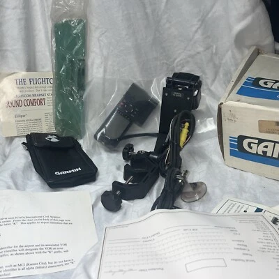 Garmin GPS 90 Handheld Personal Navigator Bundle Charger Antenna GPS90 - Image 1 of 4