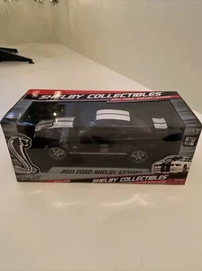Diecast 1/18 Shelby Collectibles 2011 Mustang GT350 schwarz mit weißen Streifen - Bild 1 von 6
