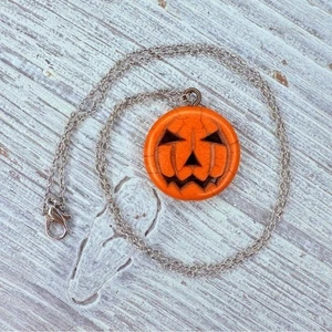 Ciondolo zucca fatto a mano su catena gioielli collana accessorio Jack o lanterna - Foto 1 di 4