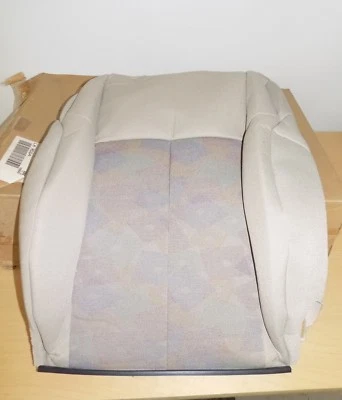 Capa almofada assento dianteiro NOS Saturn GM 2003 L200 LW200 parte superior traseira direita 22686969 - Imagem 1 de 3