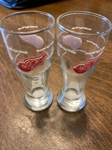 NHL Detroit Red Wings Mini 2.5oz Pilsner Shot Glasses Set of 2 Cover