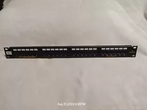 Panel de conexión Leviton Telcom Gigamax 5G484-B24 24 puertos 19" Cat5e - Imagen 1 de 5