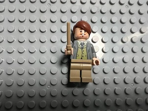 LEGO Harry Potter Minifigura - Profesor Remus Lupin con varita - HP157 - Imagen 1 de 5