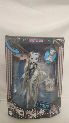 *NEW BUT DAMAGED BOX* Monster High Frankie Stein Reel Drama Fashion Doll - Image 1 of 3