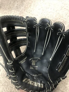 Mizuno MM133 Black Max Flex Professional Model RHT Baseball Glove Excellent - Picture 1 of 11