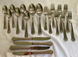 Oneida Stainless Madie Flatware 20 Piece Incomplete Service for 4 - Picture 1 of 7