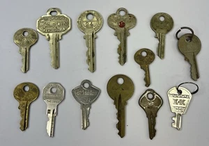 Lot of 13 Vintage Keys Master Lion, Baldwin, Graham, Craftsman, Briggs - Picture 1 of 6