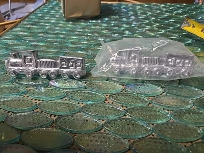 Juego de 2 cajones tren Michael Aram aluminio tono plata Foto 1 de 4