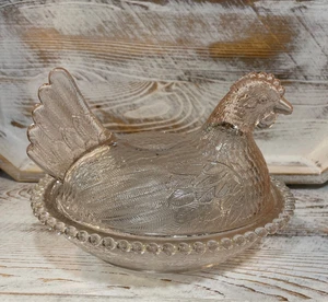 Gallina de pollo grande vintage Indiana vidrio rosa pálido en nido. ¡ENVÍO GRATUITO A ESTADOS UNIDOS! - Imagen 1 de 14