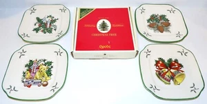 2005 SET OF 4 SPODE WORLD OF CHRISTMAS DECORATING THE TREE 5 5/8" CANAPE PLATES - Picture 1 of 6