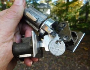 1960's 1970's Antique Lincoln Continental Ignition Switch & Door Lock & Keys - Picture 1 of 5
