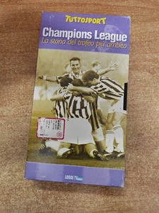 VIDEOCASSETTA VHS "LA STORIA DELLA CHAMPIONS LEAGUE" - Foto 1 di 4