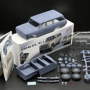 1/25 1972 International Harvester Travelall 4th Gen Resin Model Kit with Engine - Picture 1 of 11