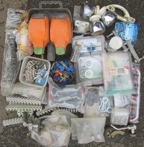 Restposten verschiedene Befestigungen Beschläge Sicherungen Reißverschluss Krawatten Griffe etc Beschläge - Bild 1 von 3