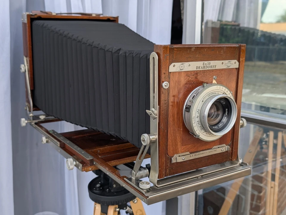 Cámara de visión Deardorff V8 8x10 - mediados de la década de 1950 (SN 5048) + Kodak Wide Field Ektar Len Foto 1 de 4