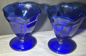 Lote de 2 platos de vidrio pedestal Parfait Desert azul cobalto de colección - Imagen 1 de 7