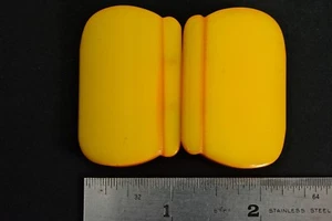 Bakelitschnalle, Buttercotch, Vintage (1933-4); 2 1/4 Zoll breit, ~ 1/4 Zoll dick 16,1 g - Bild 1 von 6