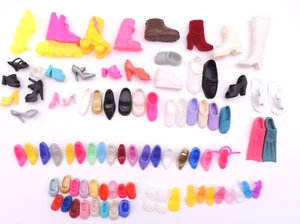 Puppenschuh Einzeln Konvolut Schlittschuhe Flossen Stiefel Absätze Sneaker ?Barbie Bratz? - Bild 1 von 8