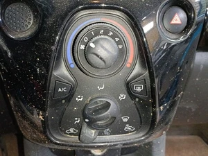 55900YV030 HEATING / AIR CONDITIONING CONTROL PANEL / 2581429 FOR TOYOTA AYGO _ - Picture 1 of 10