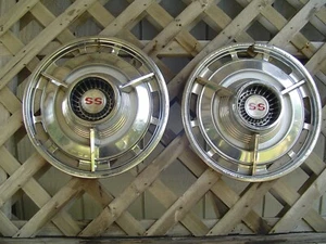 2 VINTAGE CLASSIC 1963 1964 CHEVROLET CHEVY SS BELAIR IMPALA HUBCAPS WHEEL COVER - Picture 1 of 11