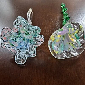 2 Glass Flowers, hand-blown and they're just beautiful. Murano style. - Picture 1 of 7