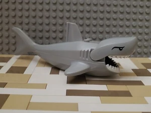 LEGO Great White Shark Minifigure Animal - 6243 8633 Brickbeard's Bounty - Picture 1 of 5
