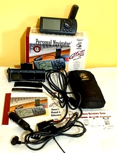 GARMIN GPS lll 3 PLUS Handheld Hiking GPS Personal Navigator TESTED 2.7 screen - Picture 1 of 11