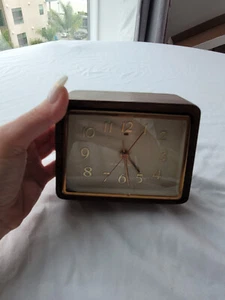 Vintage wooden General Electric clock - Picture 1 of 5