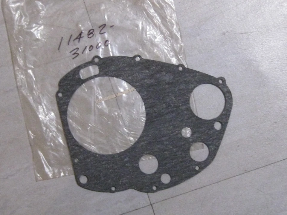 SUZUKI GT750 LEMANS CLUTCH COVER GASKET 72-77 NOS! - Image 1 of 1