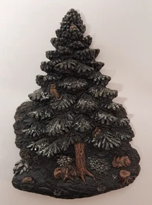 Wintertannenbaum mit Silberschnee und mehreren Tieren - Wachskunst – Handarbeit - Bild 1 von 1