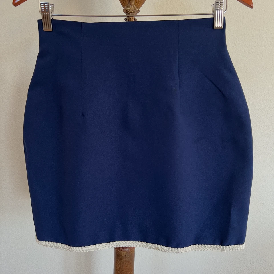 Minifalda Anxiety Juniors talla 5 azul/blanco línea A ribete en contraste Foto 1 de 4