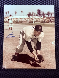 Lou Boudreau Signed Autograph 8x10 Photo Red Sox Fielding JSA - Picture 1 of 3