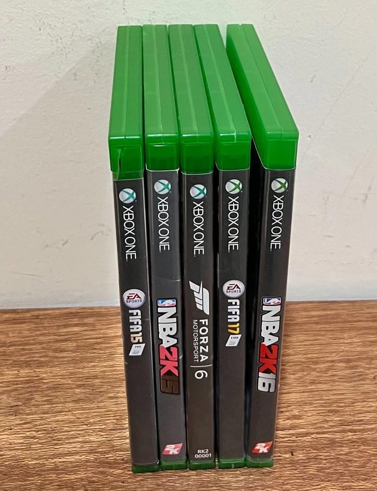 Xbox One - 5 Juegos (NBA2k15, NBA2k16, Fifa15, Fifa17, Forza 6) Foto 1 de 4