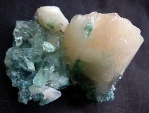 CRISTALES DE APOFILITA VERDE CON ARCOS DE ESTILBITA ESPECÍMENES MINERALES - Imagen 1 de 5
