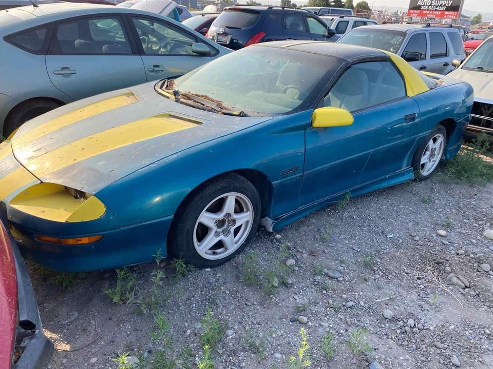 Conjunto de filtro de aire usado se adapta a: Chevrolet Camaro 1995 grado A Foto 1 de 4